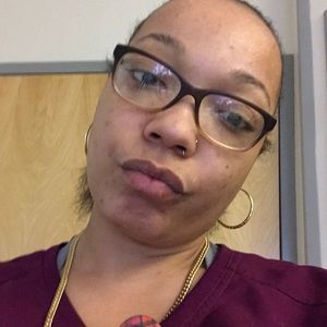 Meet your Posher, Desiree